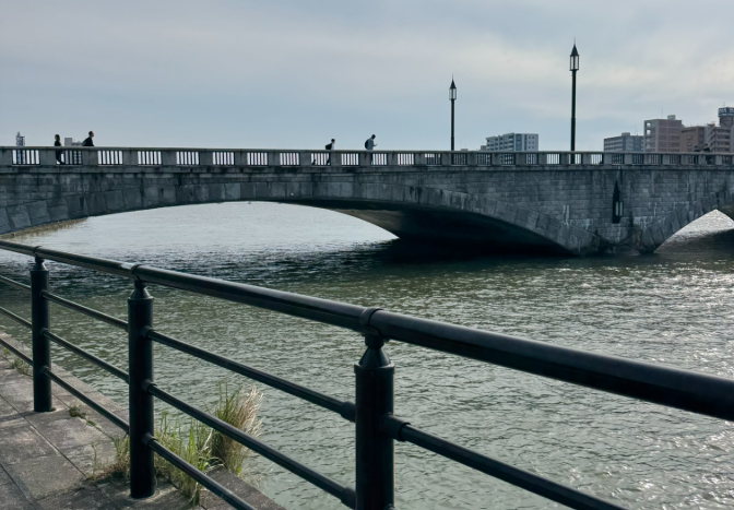万代橋